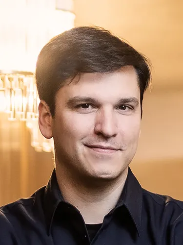 Portrait: Demis Volpi