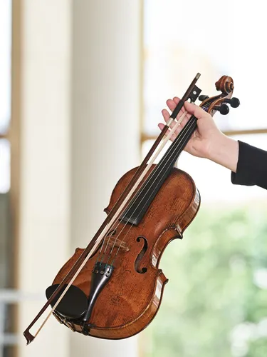 N. N. Bratschen (Solo)