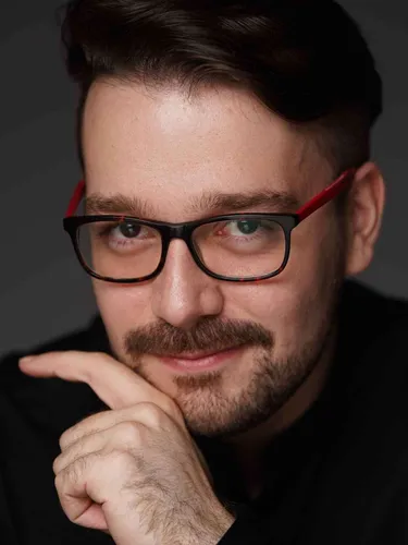Porträt: Azim Karimov
