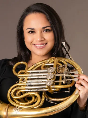 Porträt: Kartini Suharto-Martin