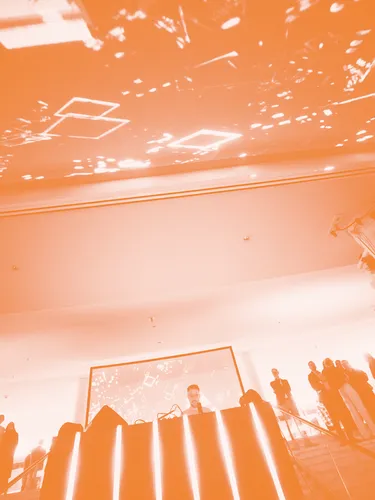 Visual: Click in - Club zone