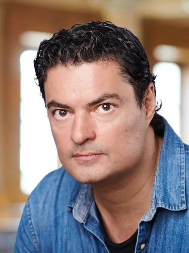 Porträt: George Petrou