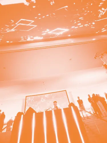 Visual: Click in - Club zone