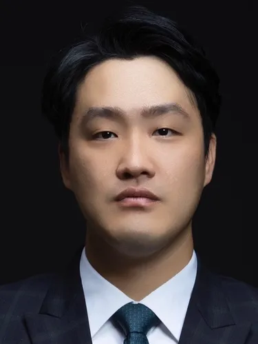 Porträt: Konu Kim