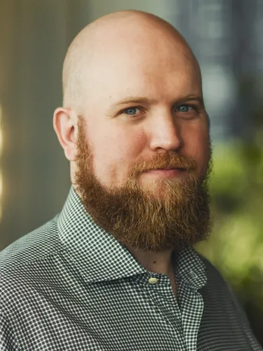 Porträt: Eric Jurenas