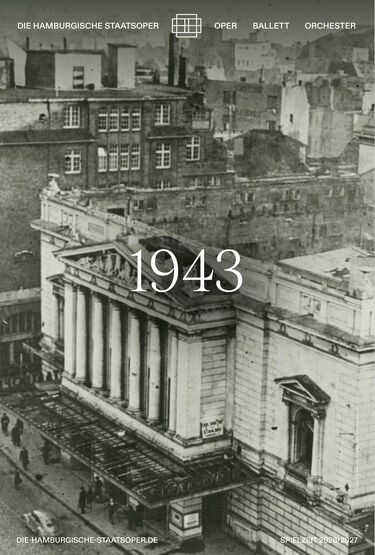 Das ausgebrannte Vorderhaus. Bei einem schweren Bombenangriff im August 1943 wurden der Zuschauerraum sowie Nebengebäude der Hamburgischen Staatsoper völlig zerstört.